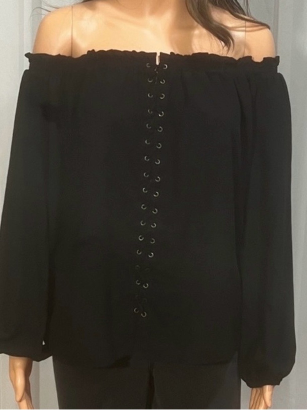 Rock & Republic Off-Shoulder Black Blouse